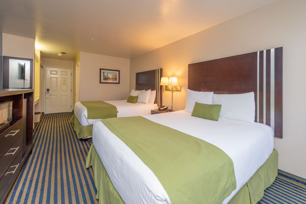 Ocean Pacific Lodge - photo 13