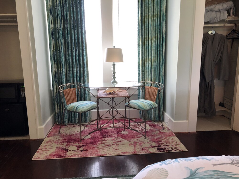 Avenue O Bed & Breakfast - photo 16