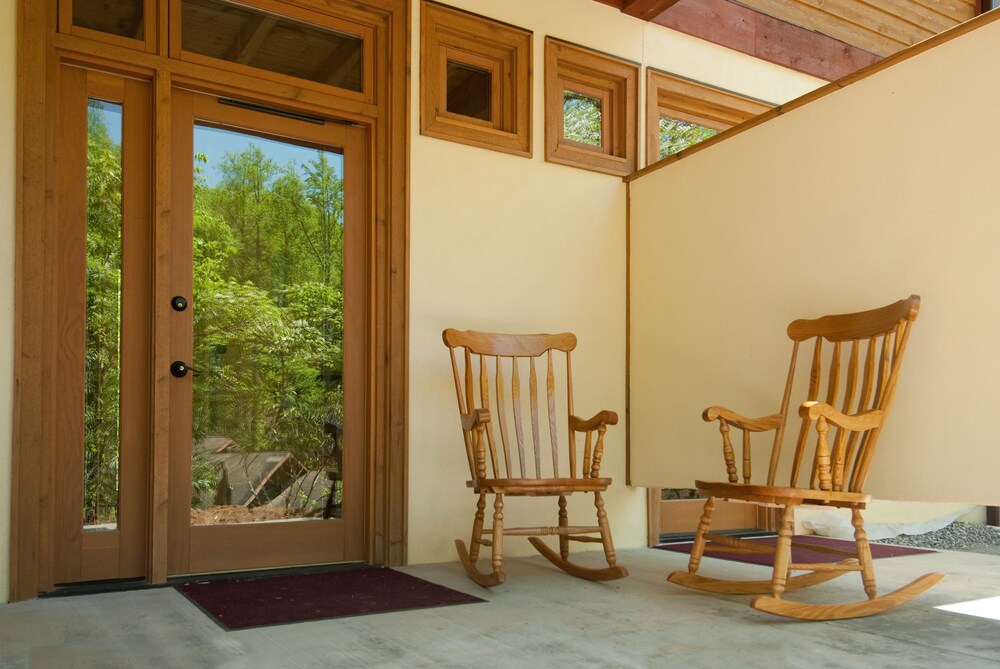 The Chalet Suites Boutique Hotel - photo 10