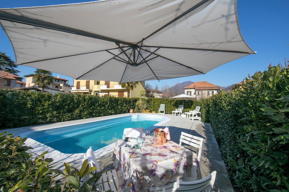 Casa Amabile With Salty water Pool — 4-Star Luxury Hotel in Leggiuno, Italy