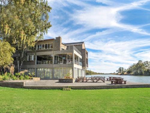 Broadwater River Estate - last minute hotel in Douglas