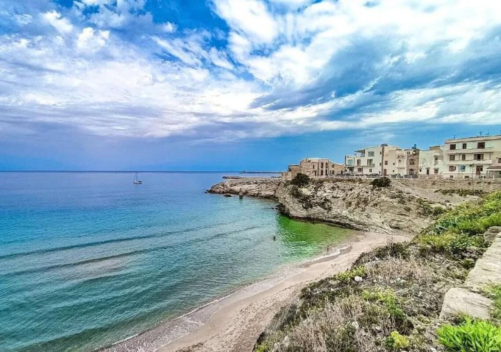 Domus Ponente — 4-Star Luxury Hotel in Terrasini, Italy