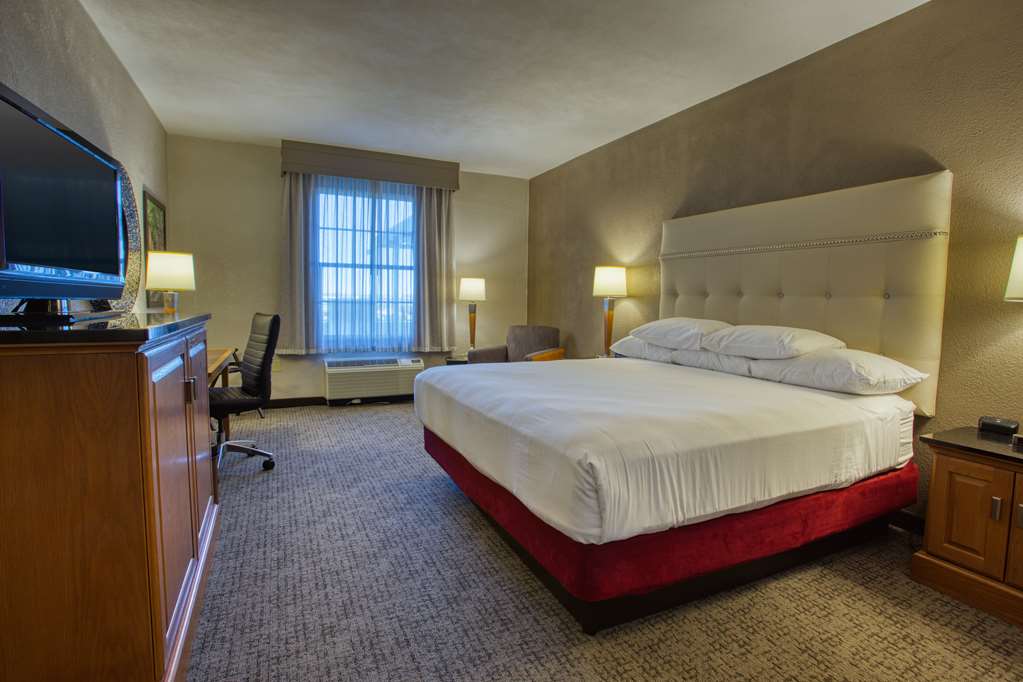 Drury Inn & Suites Near La Cantera Parkway - photo 12