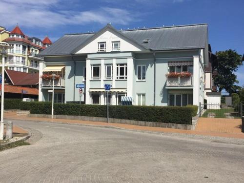 Haus Irma — 4-Star Luxury Hotel in Seebad Bansin, Germany