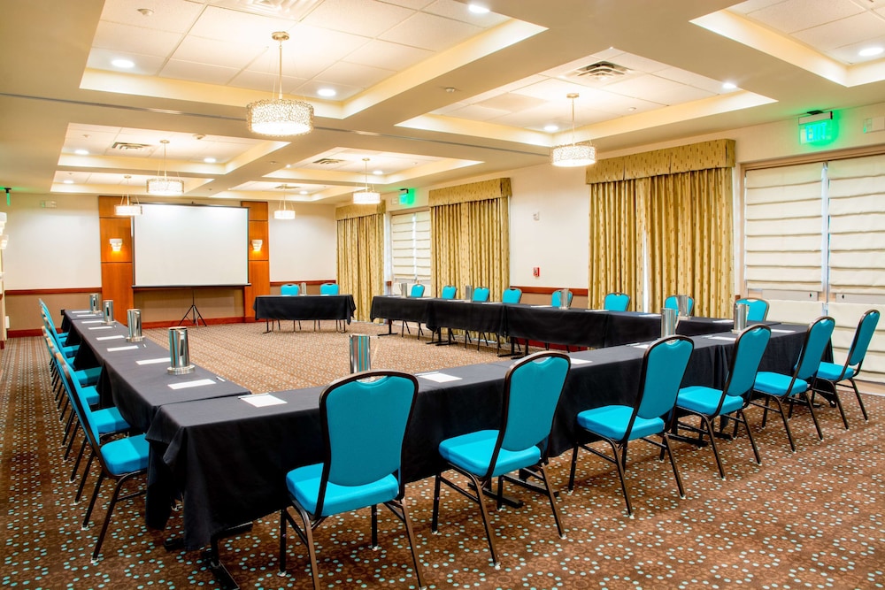 Hampton Inn & Suites Riverside Corona East - photo 25