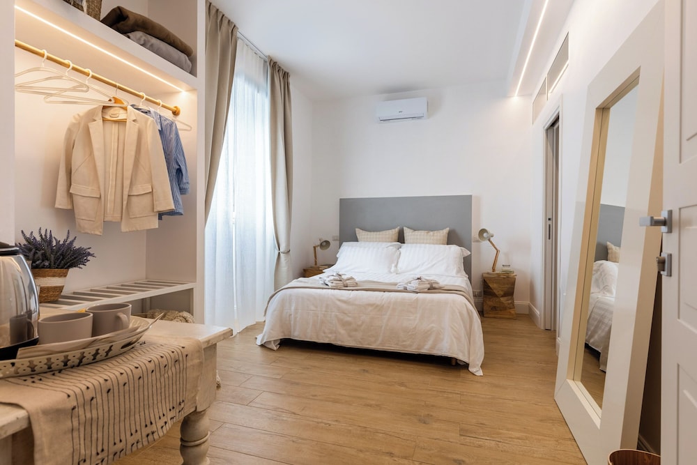 La Maison du Charme — 4-Star Luxury Hotel in Rome, Italy