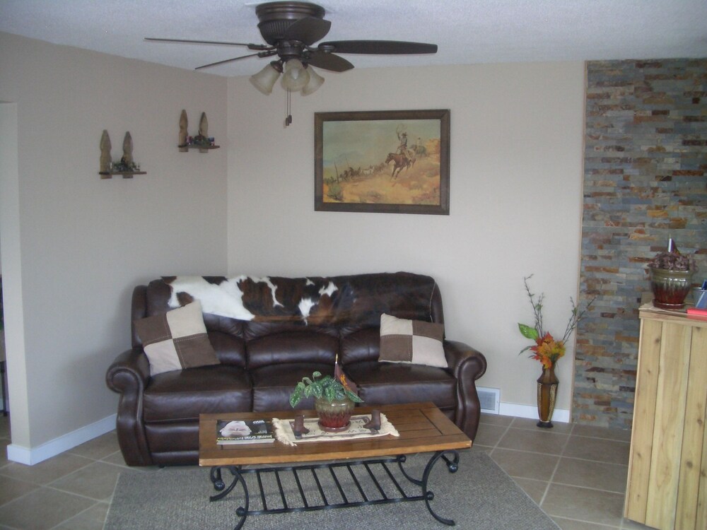 Laramie Valley Inn - photo 6