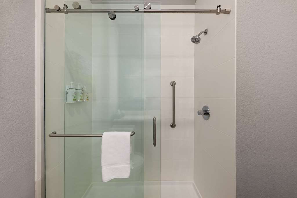 La Quinta Inn and Suites by Wyndham at WaTiki Waterpark - photo 6