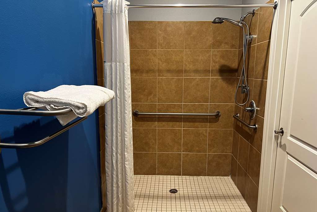 Super 8 by Wyndham Houston North I 45 - photo 27