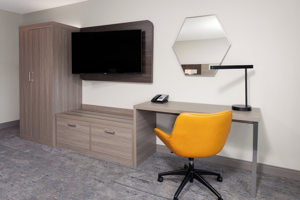 Holiday Inn Express & Suites Reedsburg Dells Area by IHG - photo 21