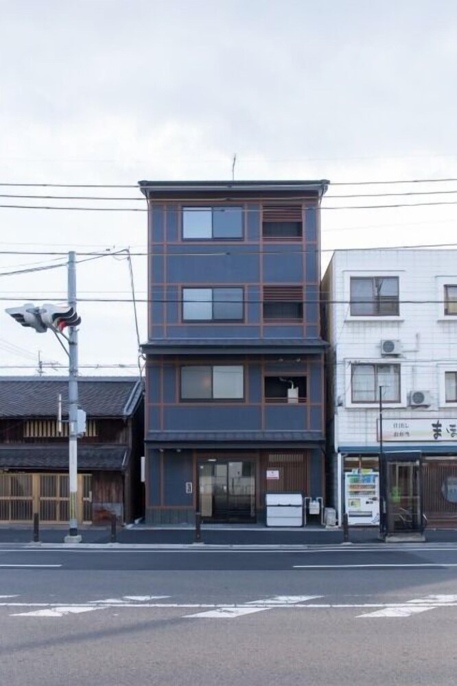 Japaning Hotel Kyoto Hachijyo Guchi — hotel in Kyoto