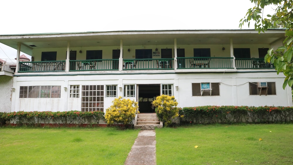 Cabua an Beach Resort Hostel in Mambajao, Philippines