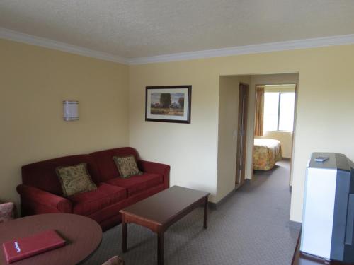 Western Royal Inn - photo 18