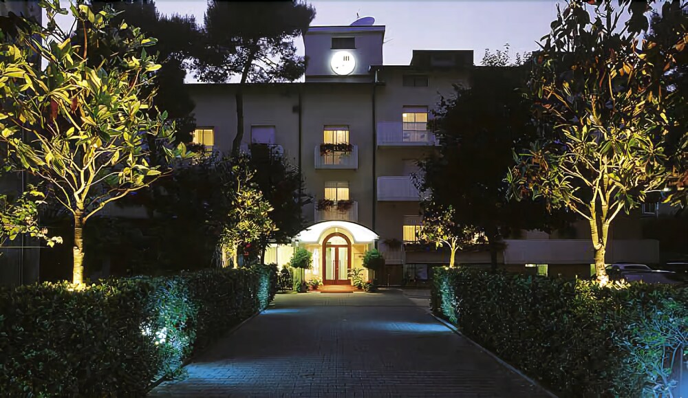 Imperia — hotel in Iesolo