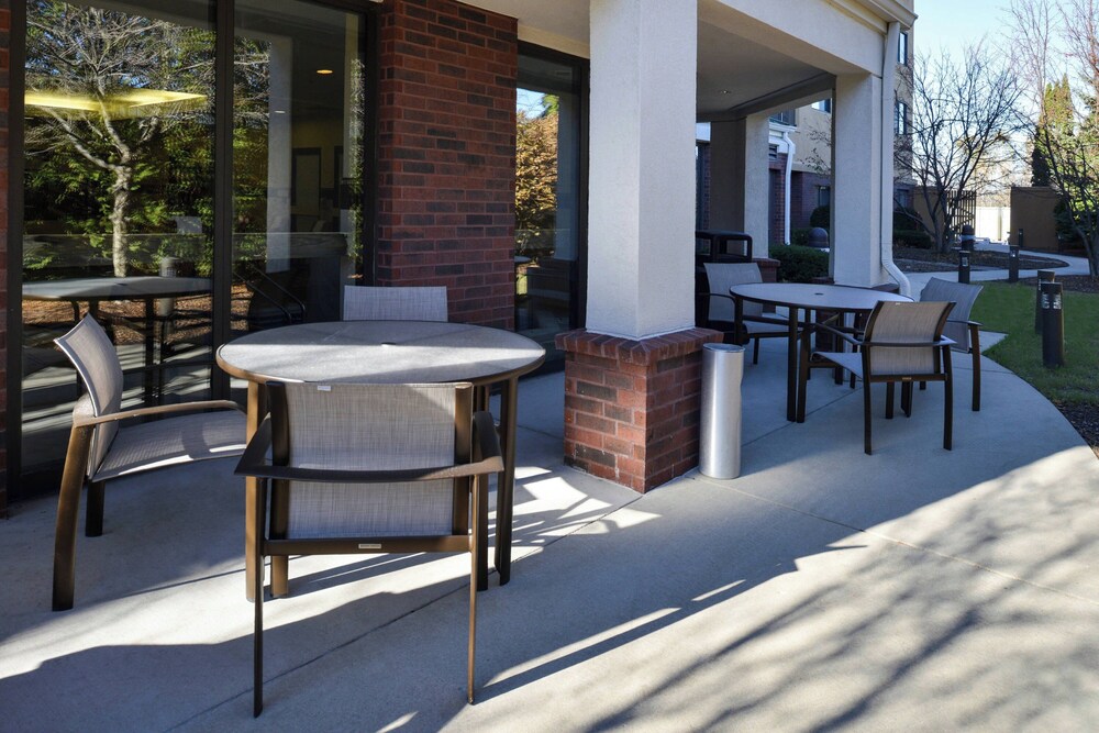 Country Inn & Suites by Radisson Brown Deer Milwaukee North - photo 43