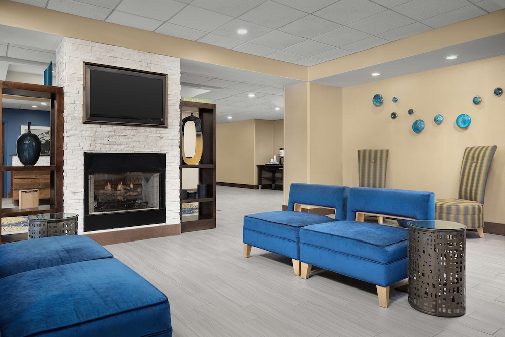Hampton Inn Syracuse Clay - photo 2