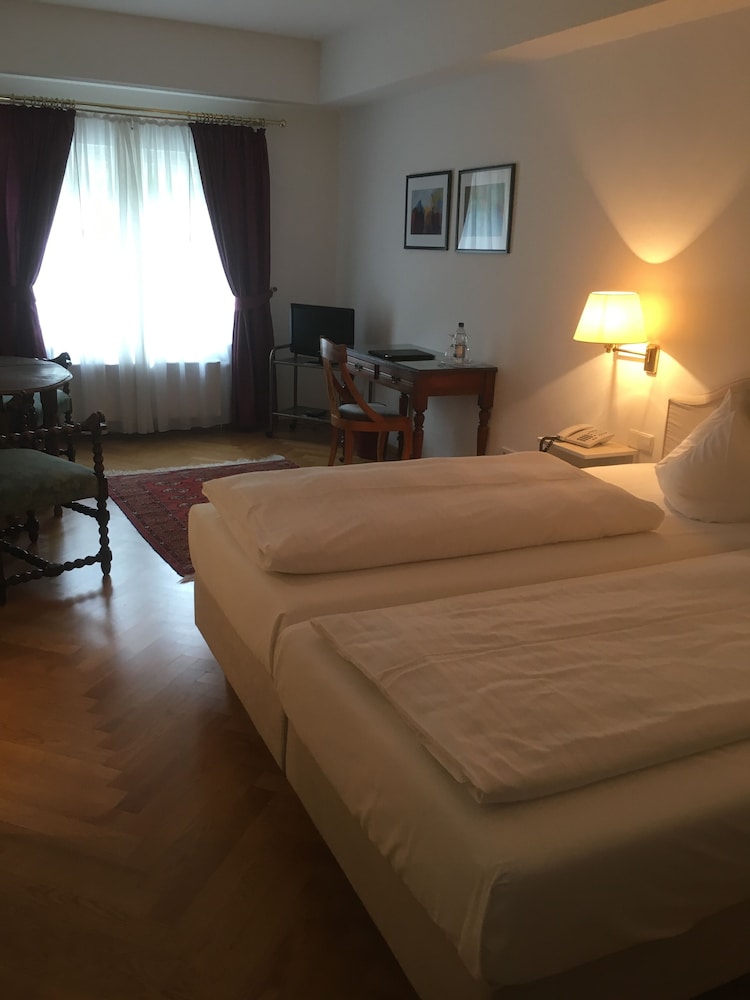Hotel Schloss Storkau — Tangermuende — photo 5