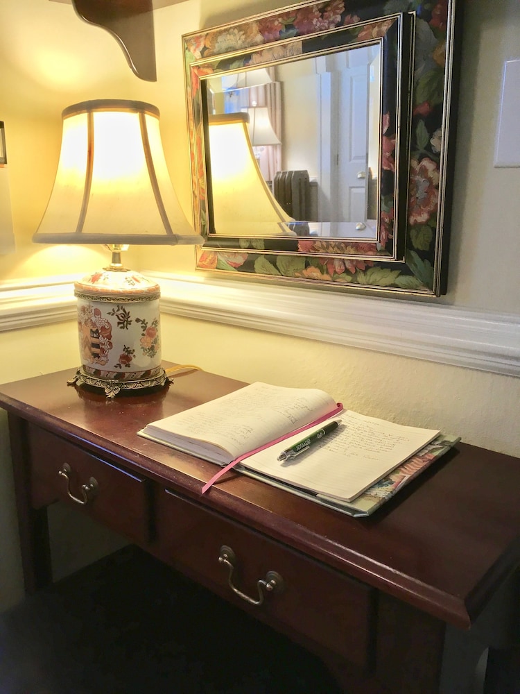 Abbington Green Bed & Breakfast Inn - photo 12