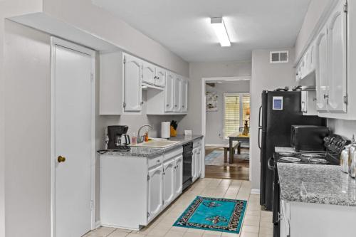 Minutes from Tiger Stadium South Campus Hideaway in Baton Rouge, United States