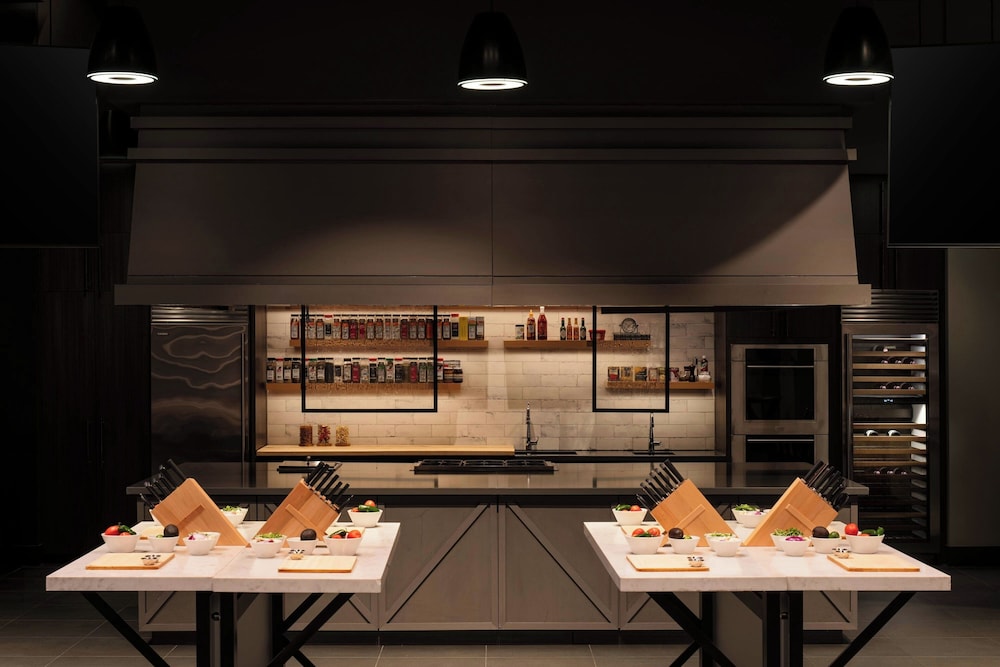 Epicurean Atlanta Autograph Collection - photo 64