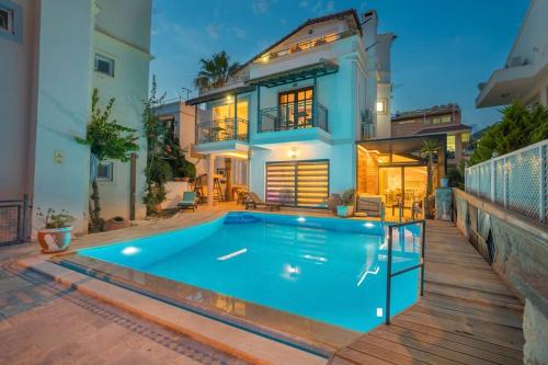 Kalkan Merkezde Havuzlu Apart — 4-Star Luxury Hotel in Kalkan, Turkey