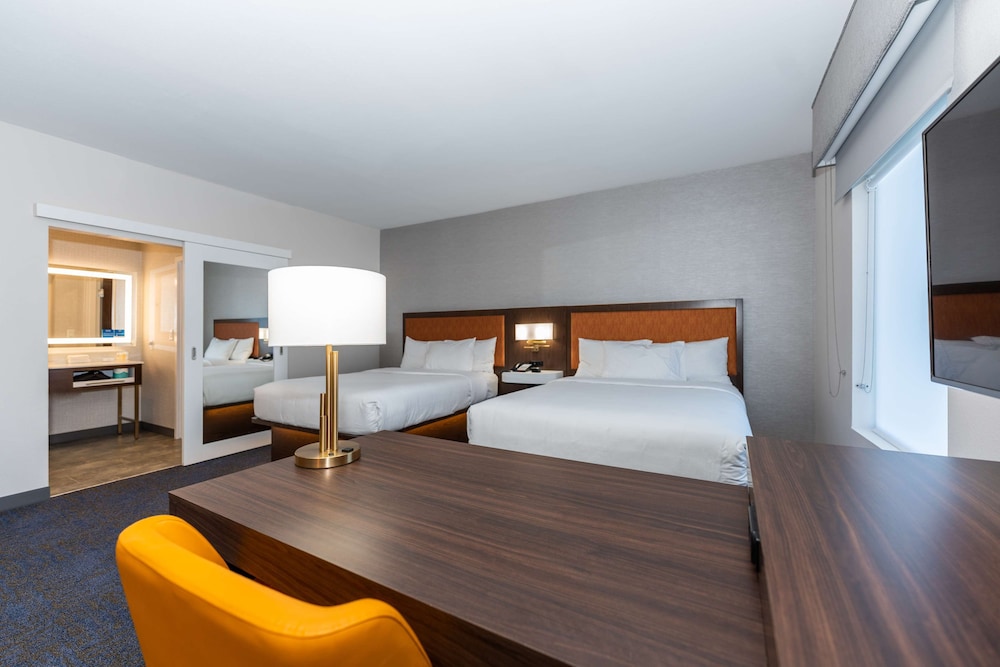 Hampton Inn & Suites Houston Sugar Land - photo 32