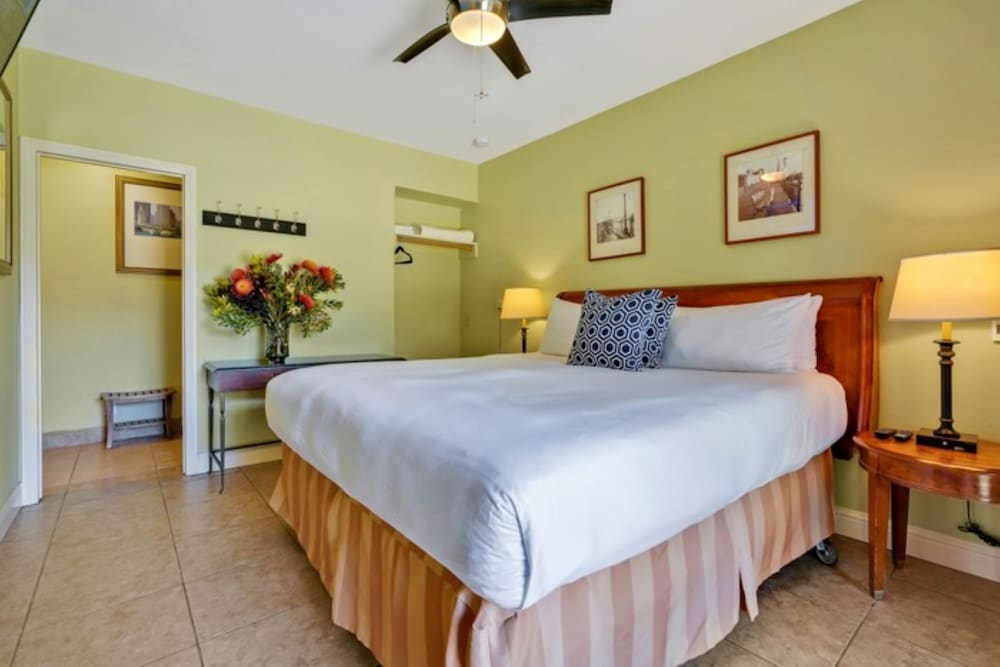 Bodega Bay Inn - photo 2