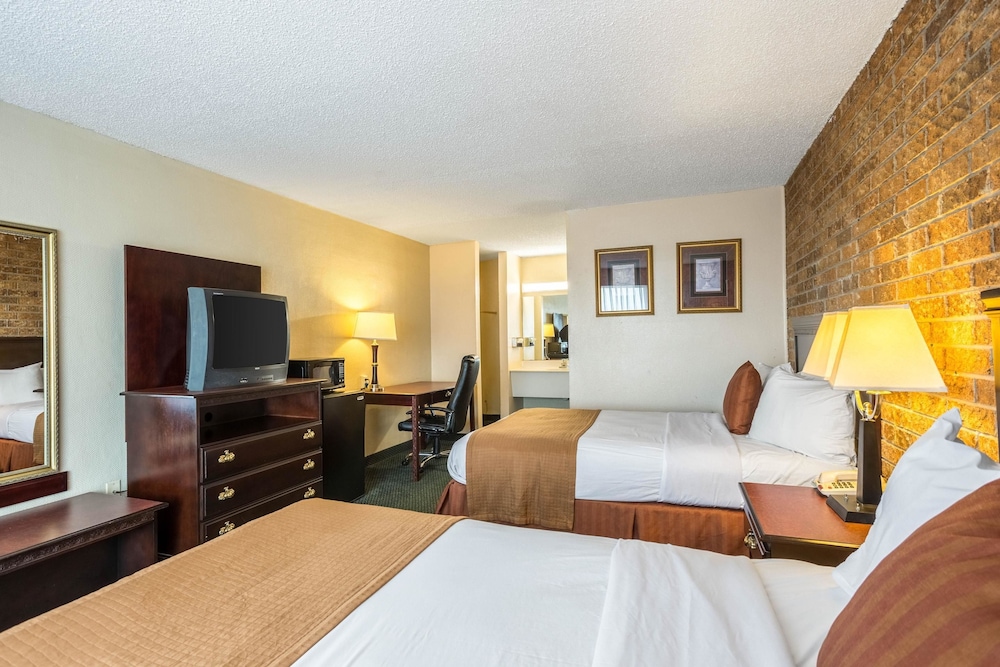 Days Inn by Wyndham Batesville AR - photo 6