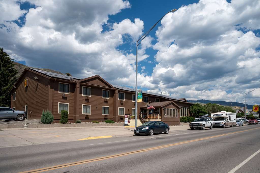 Super 8 by Wyndham Gardiner Yellowstone Park Area - photo 7