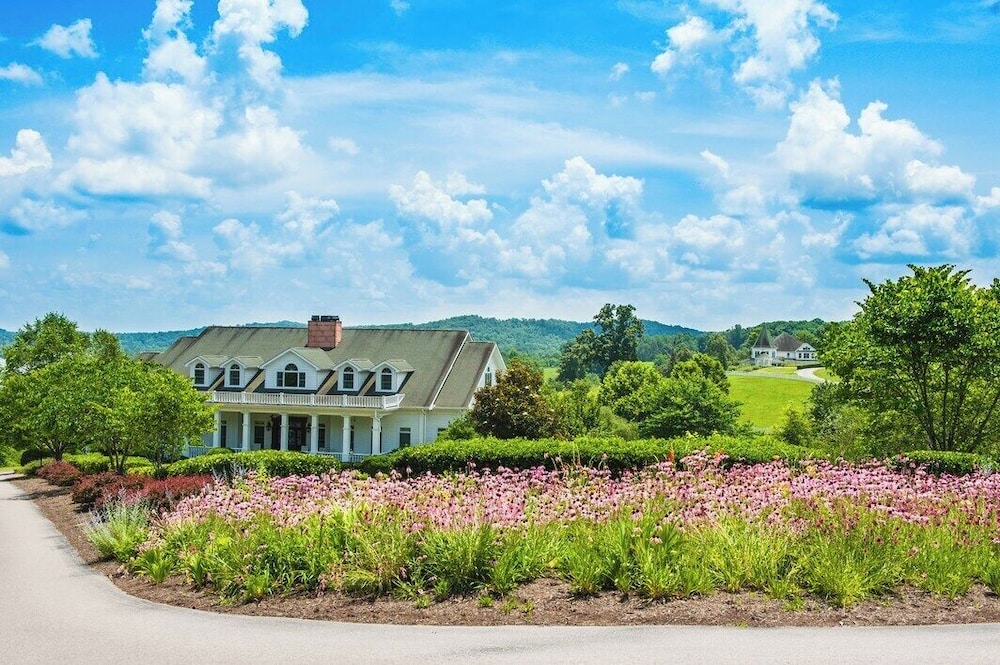 Whitestone Inn in Kingston, United States