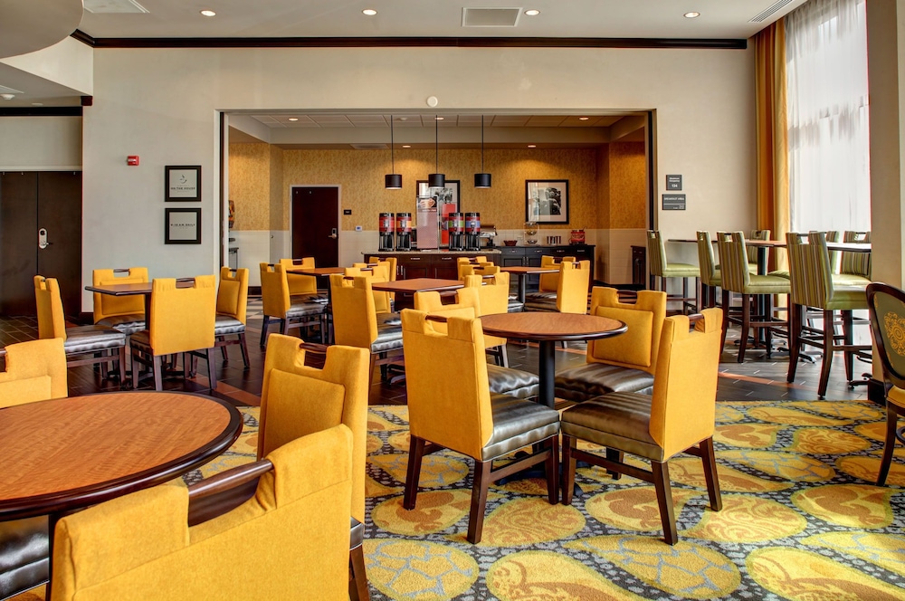 Hampton Inn & Suites Baton Rouge Downtown - photo 33