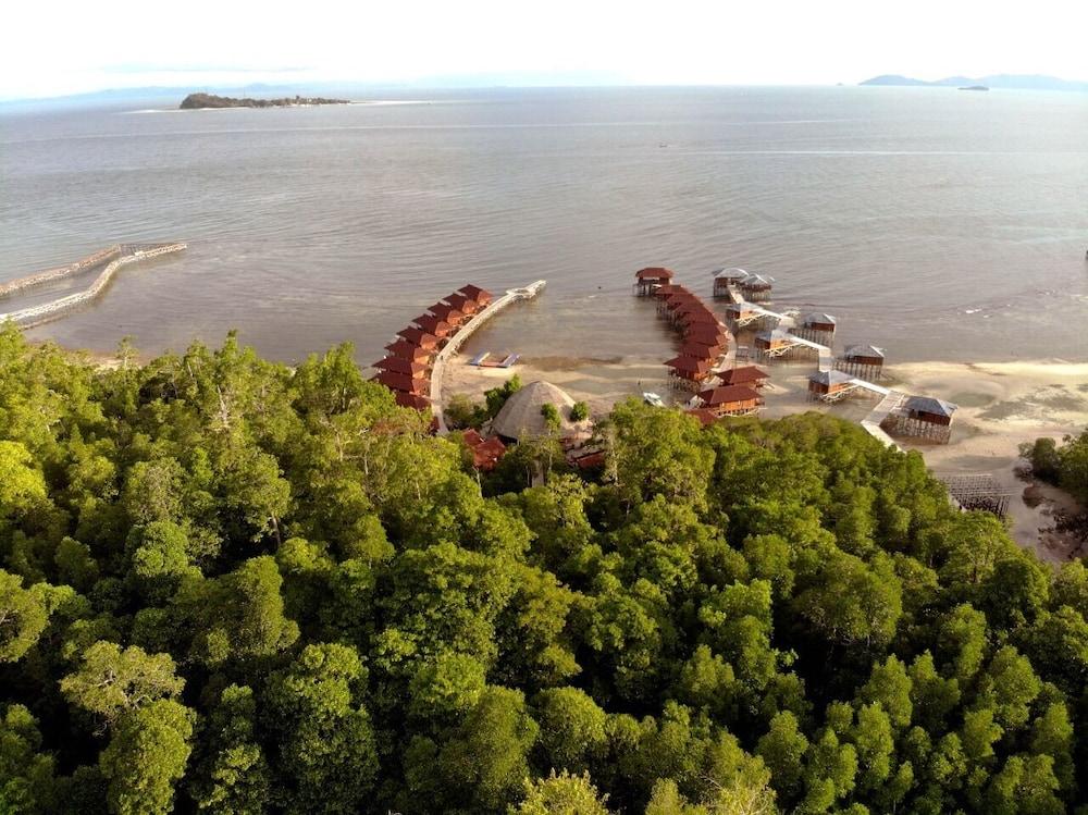 Korpak Villa & Resort Raja Ampat — hotel in Waisai