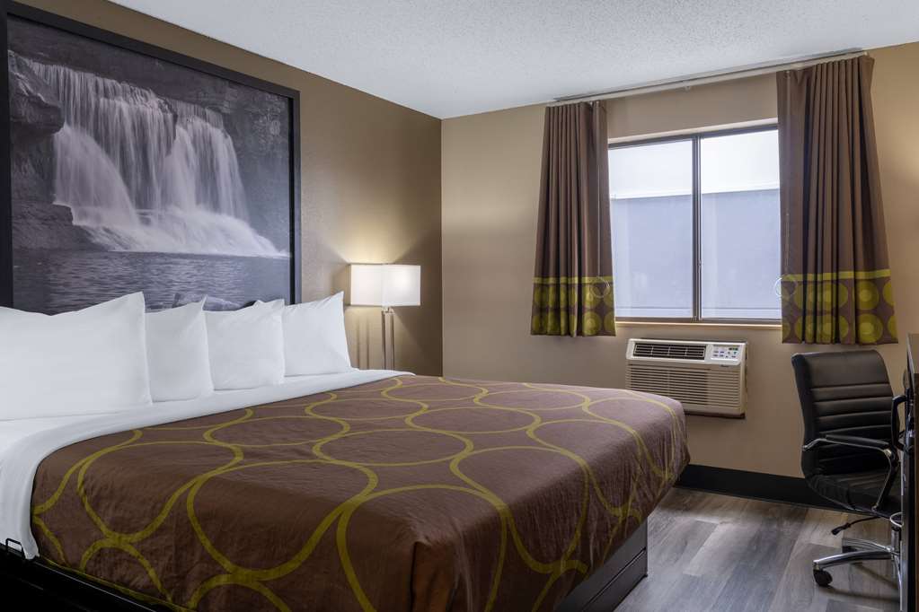Super 8 by Wyndham Merrillville - photo 24