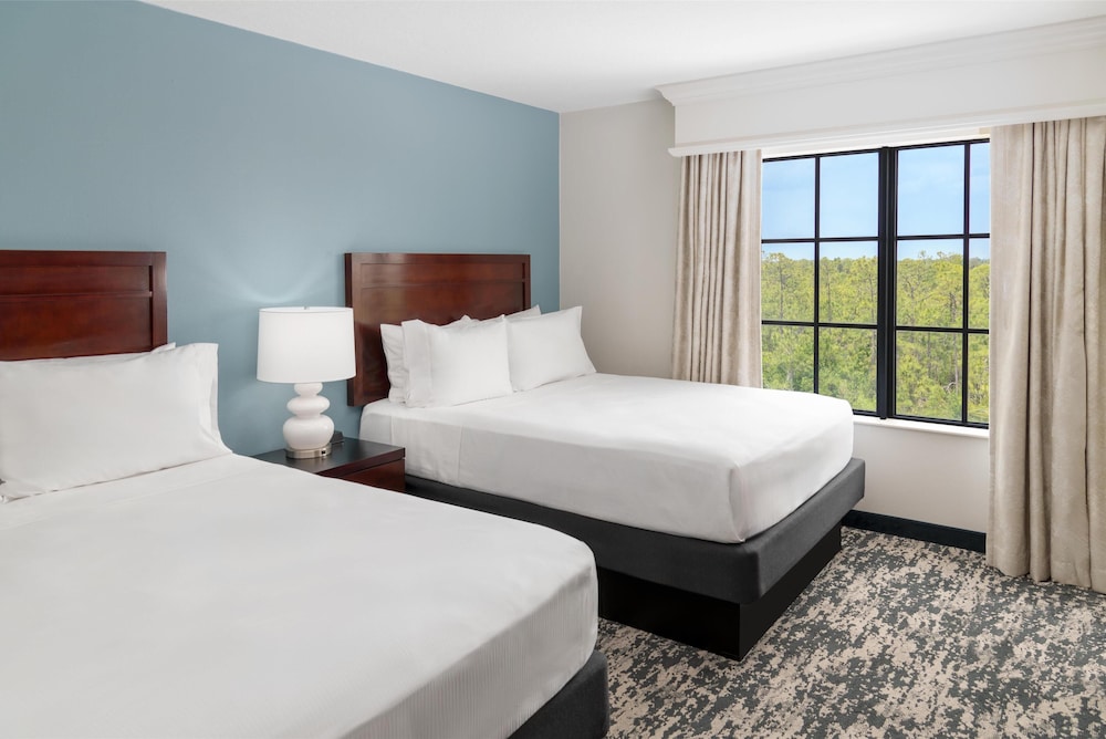 Embassy Suites by Hilton Fort Myers Estero - photo 9