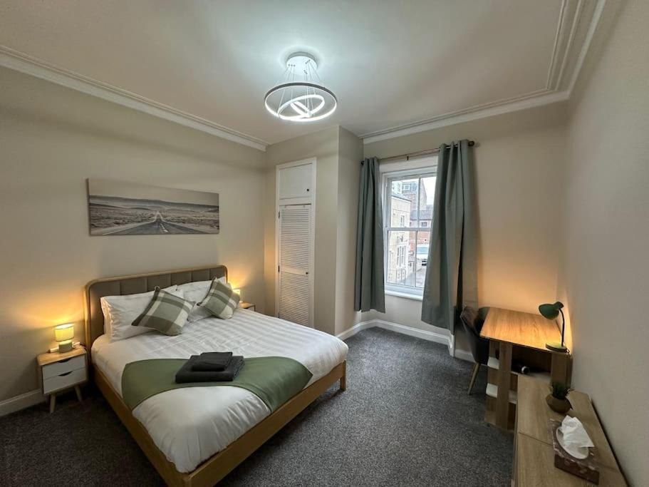 Modern and Stylish 1 Bed Apartment in Dundee City Centre Perfect for Short or Long Stays & Contractors — 4-Star Luxury Hotel in Dundee, United Kingdom