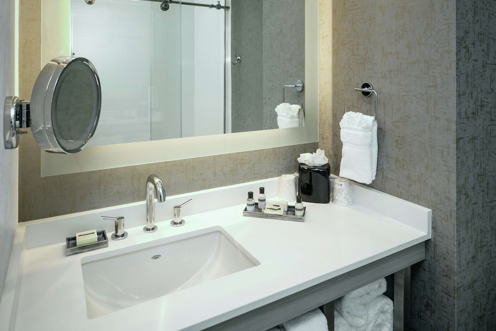 Hilton Garden Inn Seattle Bellevue Downtown WA - photo 25