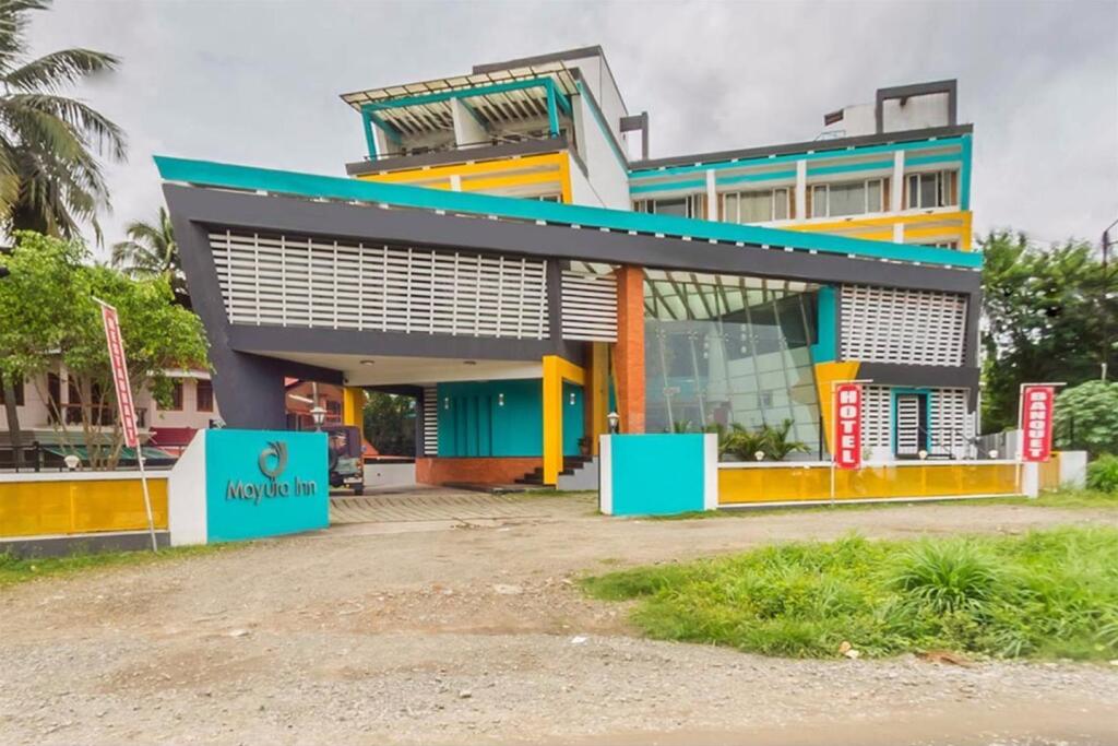 Mayura Inn Hotel in Trichur, India