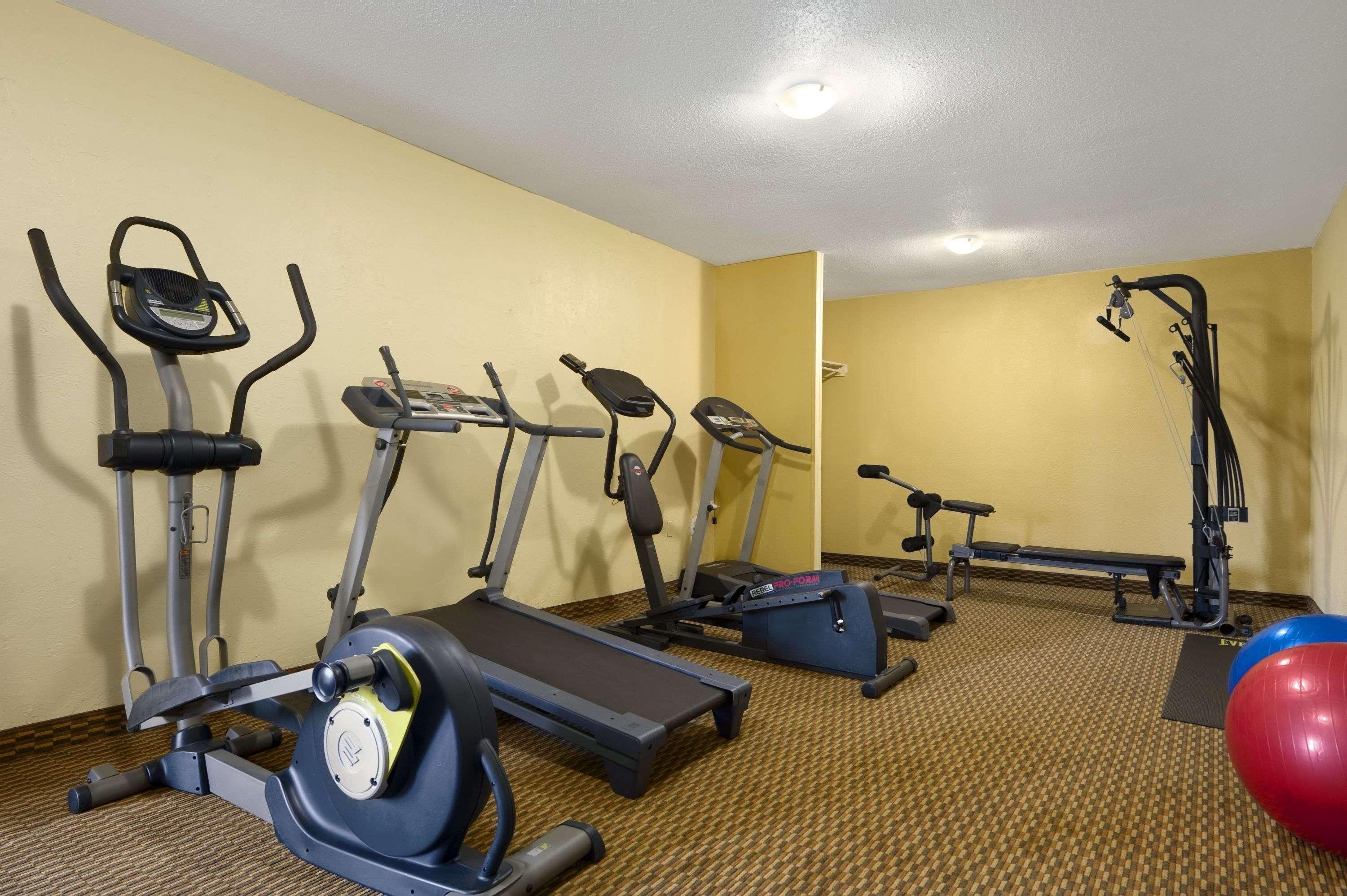 Days Inn by Wyndham Brunswick St. Simons Area - photo 17