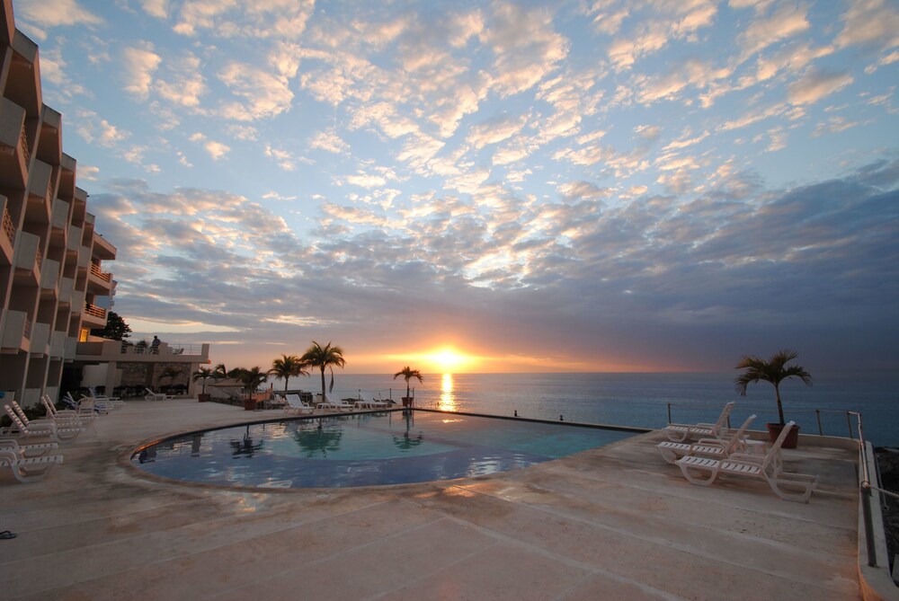 Infinity Pool