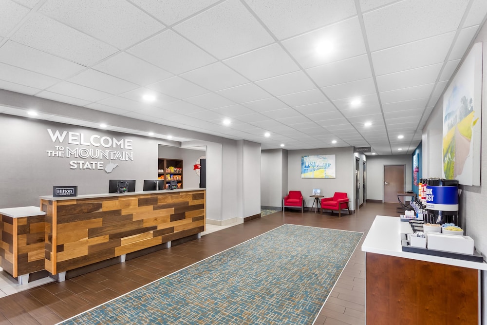 Hampton Inn Huntington University Area - photo 2