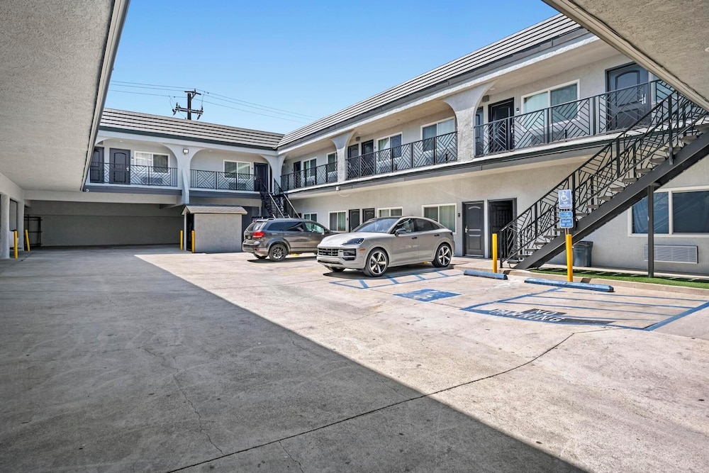 Hyland Inn Long Beach - photo 11