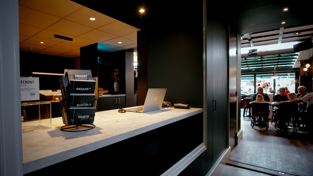 Logis Hotel Het Wapen Van Elst — Elst — photo 2