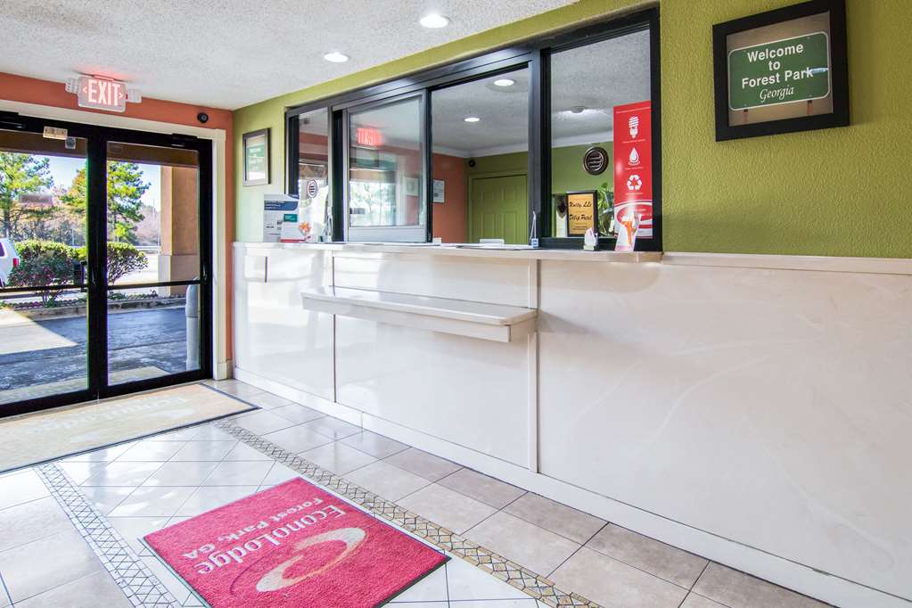 Econo Lodge Atlanta Airport East - photo 7
