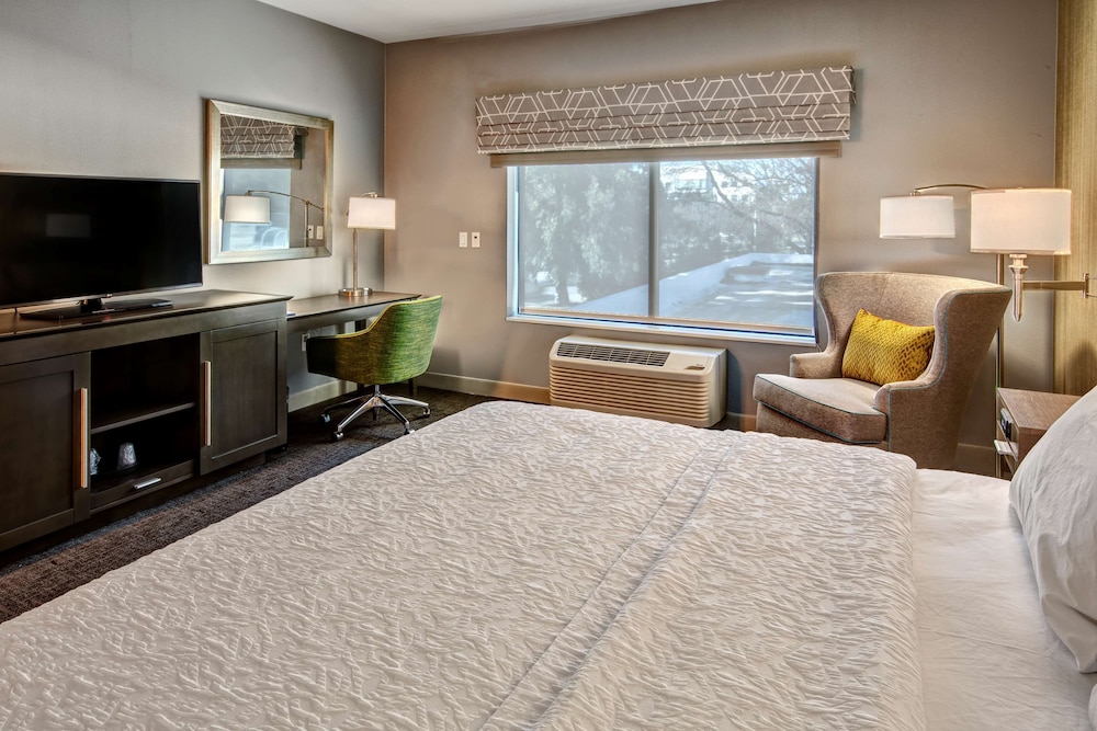 Hampton Inn & Suites San Jose Airport - photo 8