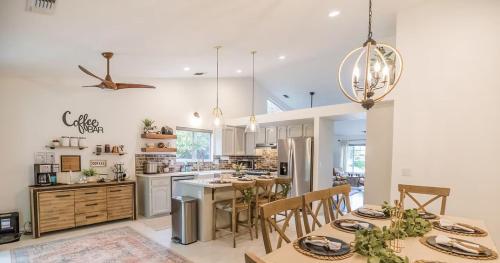 Hanland House — 4-Star Luxury Hotel in Redding, United States