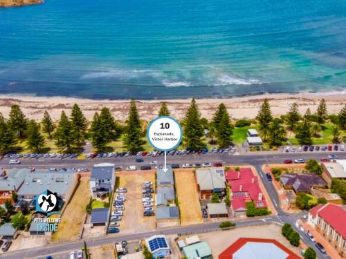 Luxury Ocean Front 3BR Home in Central Victor — 4-Star Luxury Hotel in Victor Harbor, Australia