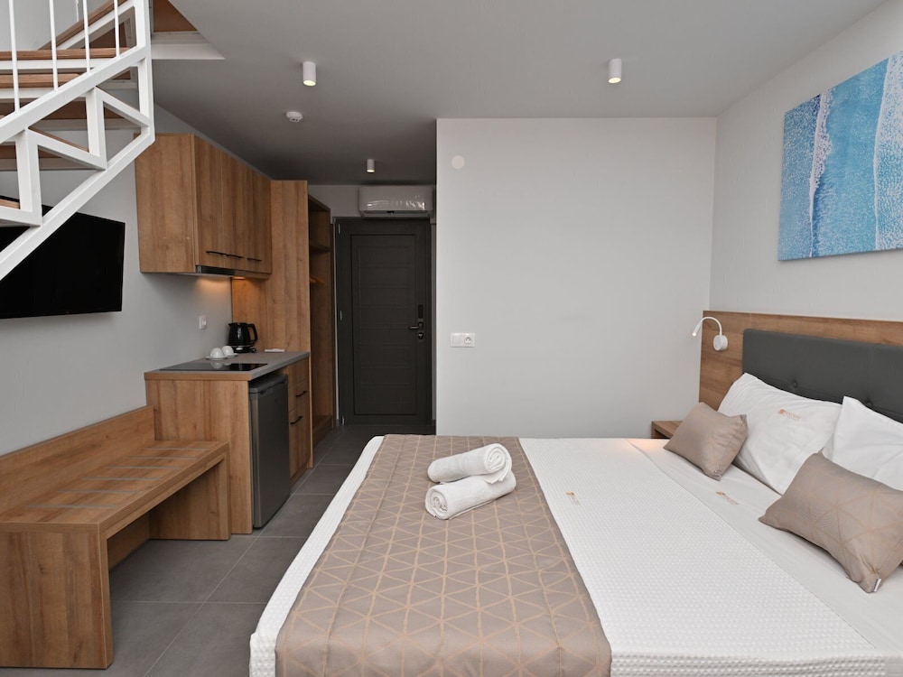 Maltepe Luxury Accommodation By Travelpro Services — Kallithea — photo 3