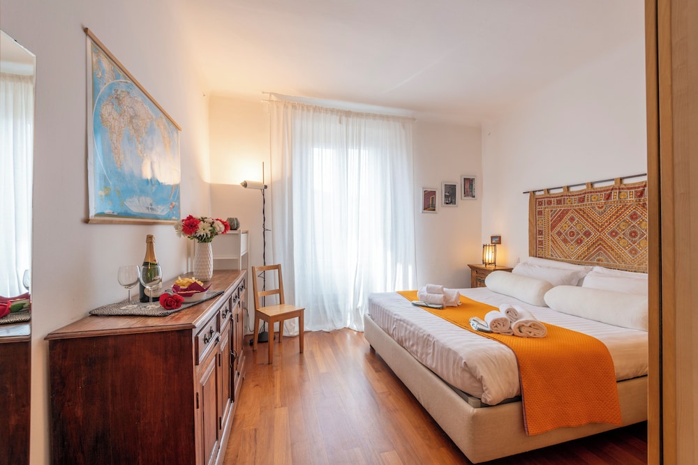 Paolo Sarpi 36 Milano Inside — 4-Star Luxury Hotel in Milan, Italy