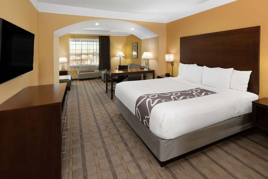 La Quinta Inn & Suites by Wyndham Houston NW Beltway8 WestRD - photo 17