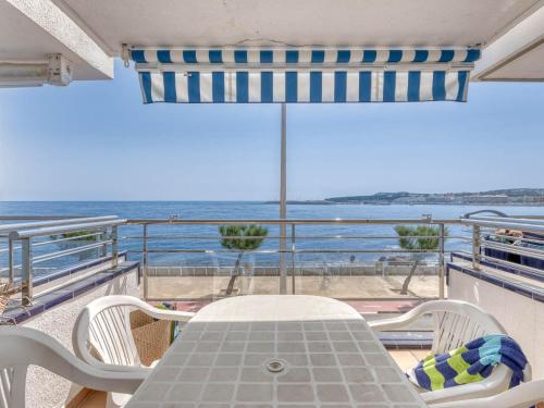 Apartamento Pie De Playa Wifi Free — 4-Star Luxury Hotel in L'escala, Spain